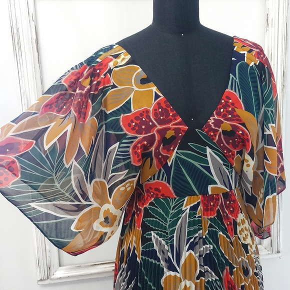 Club Monaco Zorbina Tropical Coconut Girl Dress - Picture 4 of 10